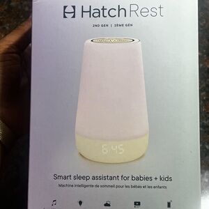 Hatch Sleep Assistant in Gray